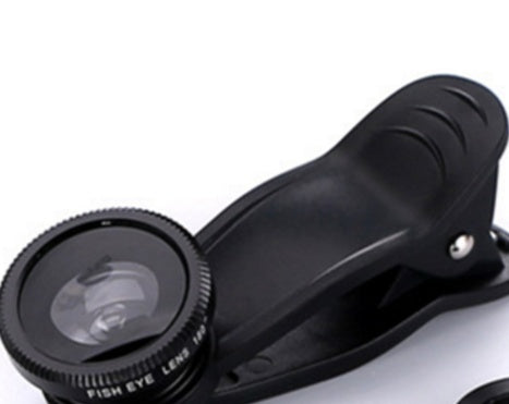 0.65X Wide?Angle Fisheye Macro Three?In?One Clip Lens For Phones