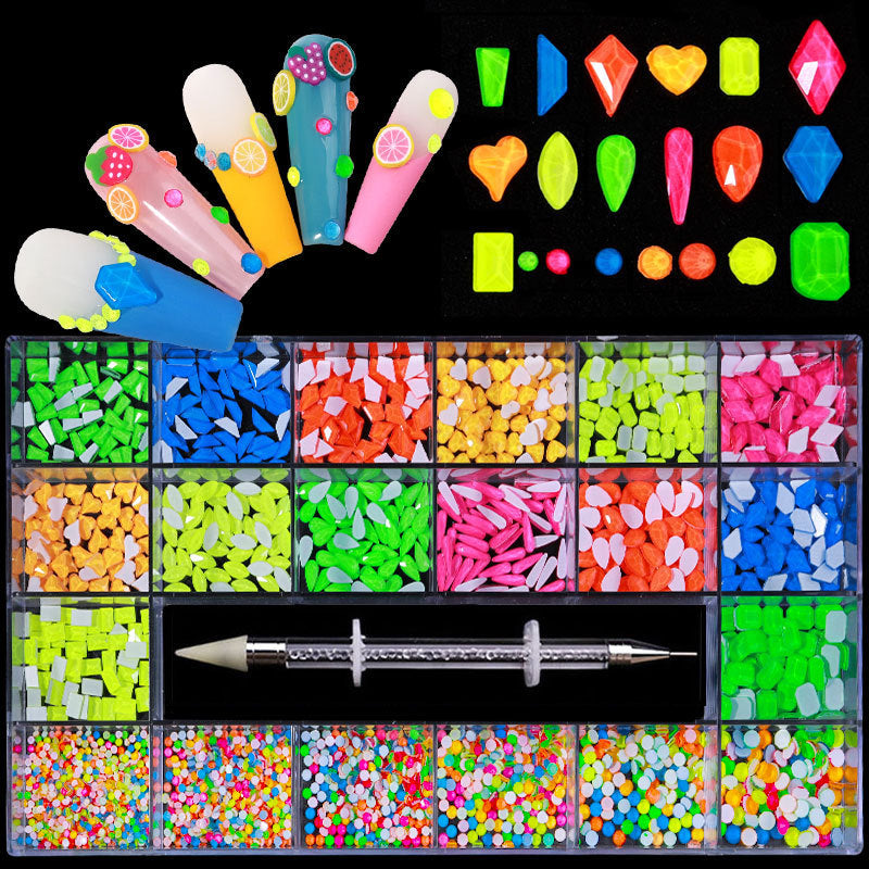 Set van 21 dozen nail art en 3D -ontwerpen