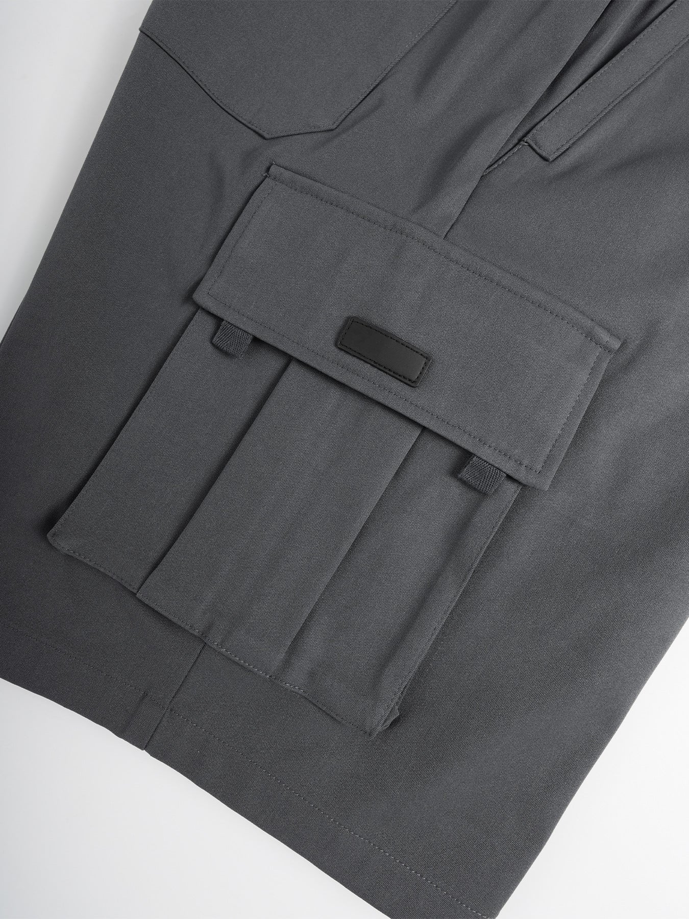 Cropped Work-Ready Bottoms Delivering Rugged Summer Urban Comfort-Theone Apparel