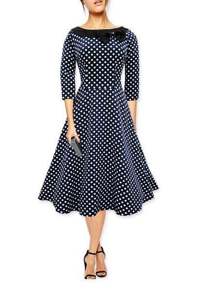 Robe à arc à polka et à la fusée