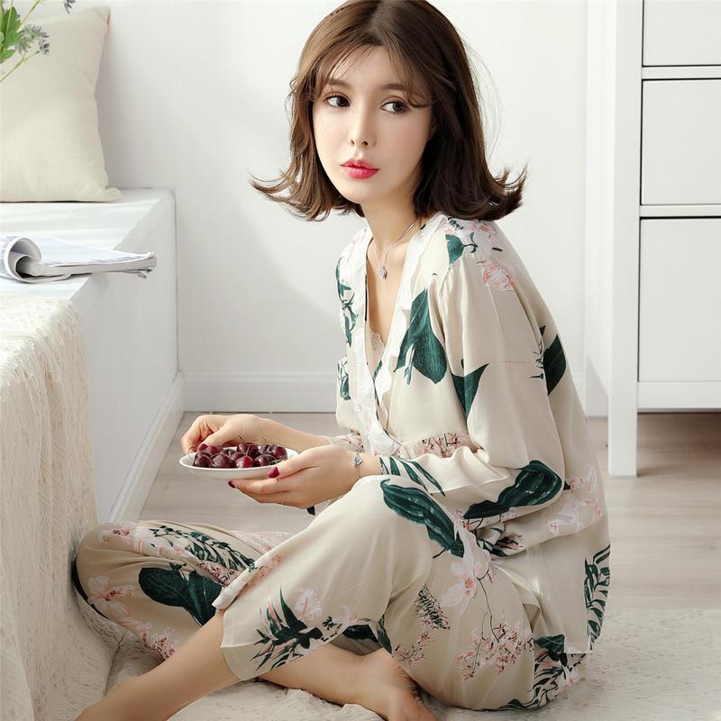 Lacy Tropical Floral Sleepwear Set - Theone Apparel