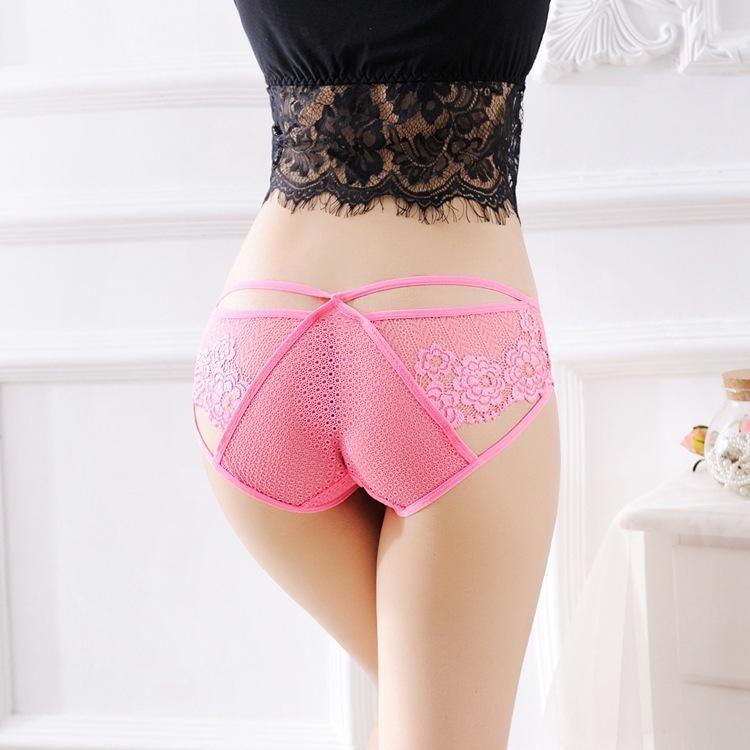 Panty alla cinghia del pizzo per occhiello Peekaboo