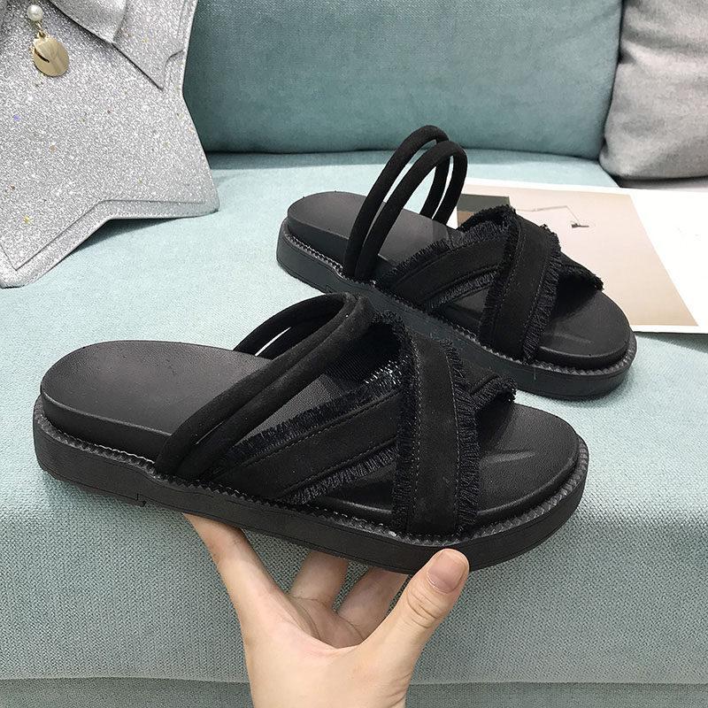 Sandal berjalan pinggiran trim bertali