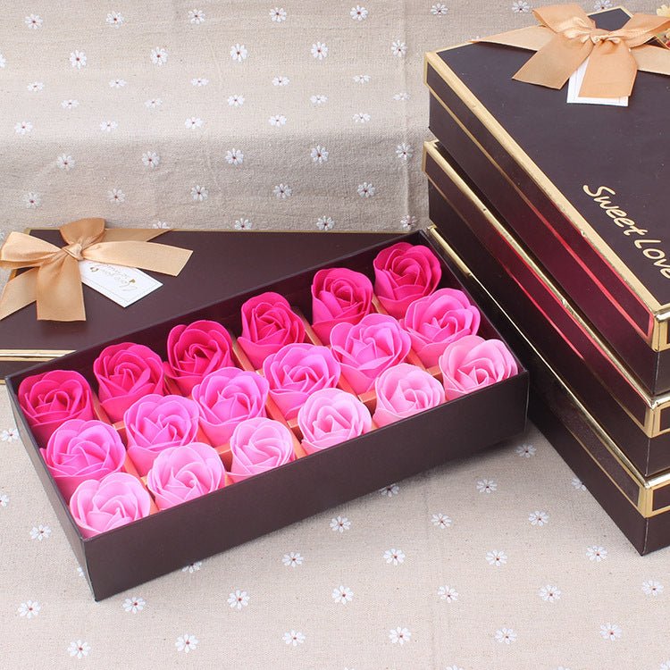 Adorable 18 Mini Roses Gift Box - THEONE APPAREL